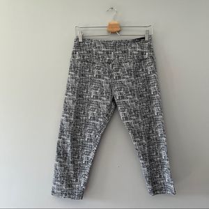 Black & White Workout Capris Cropped Tights Crosshatch Pattern Medium